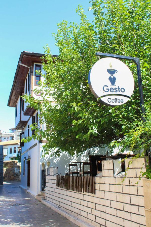 白色城市膳食公寓 安塔利亚 外观 照片